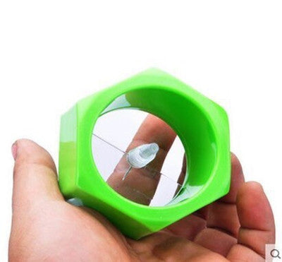Spiral Knife Vegetable Cutter – Kitchen Gadget for Cucumber, Zucchini & Fruit Slicing