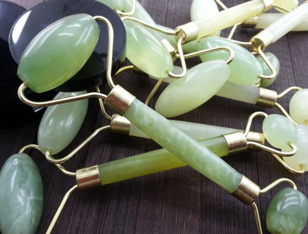 Beauty Jade Facial Massage Roller – Anti-Aging Beauty Tool for Skin Firming & Relaxation